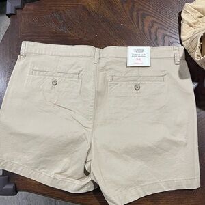 Khaki gap shorts with tags